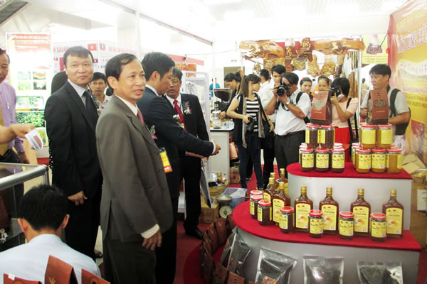 สร้างโอกาสร่วมมือลงทุนในแนวเศรษฐกิจตะวันออกตะวันตก